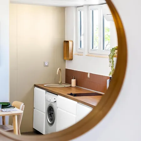 Renove A Avec Acces Direct A La Apartament